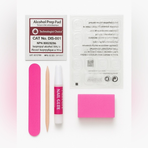 7 Piece Press-On Nails Kit - Picture 4 of 4